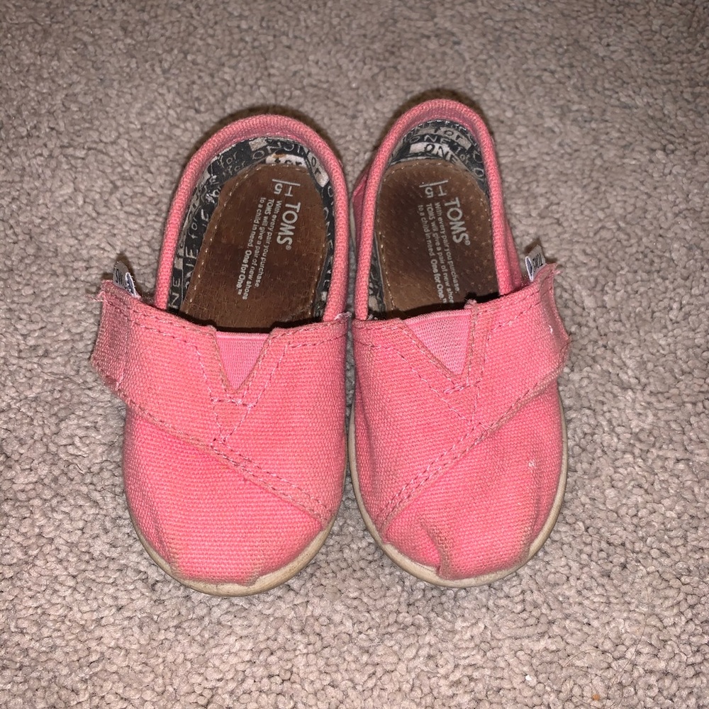 Toms Size 5 Toddler Girl Bubble Gum Pink Shoes